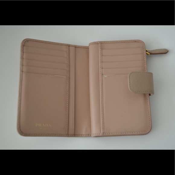 PRADA Vitello Move Wallet - Picture 5 of 5